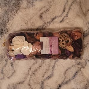Purple LUMINESSENCE Scented Potpourri Lavender Fields Big 5oz Bag